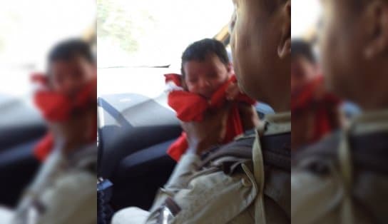 Imagem de VÍDEO: Bebê de 11 dias é salva de sufocamento por PMs em ronda; agentes choram de emoção