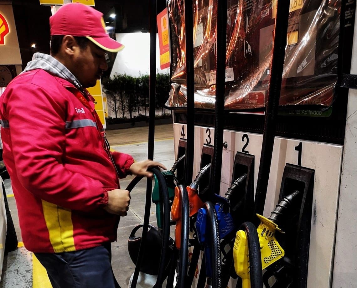 Petrobrás anuncia nova diminuição de preço da gasolina; querosene e combustível para aviação também ficam mais baratos