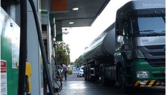 Imagem de Boa notícia! Petrobras reduz preço do diesel em 3,56% a partir desta sexta-feira