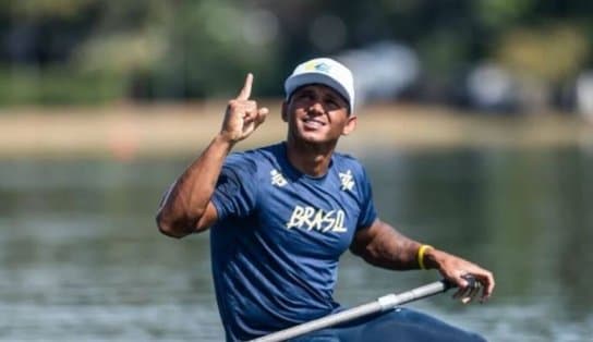 Imagem de Baiano Isaquias Queiroz é campeão mundial de canoagem na modalidade 500 metros 