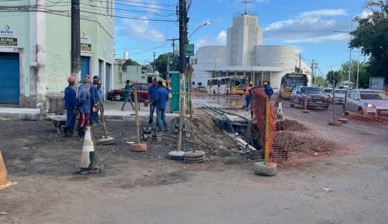 Imagem de Obras de macrodrenagem deixam trânsito prejudicado na região do Largo de Roma, em Salvador 