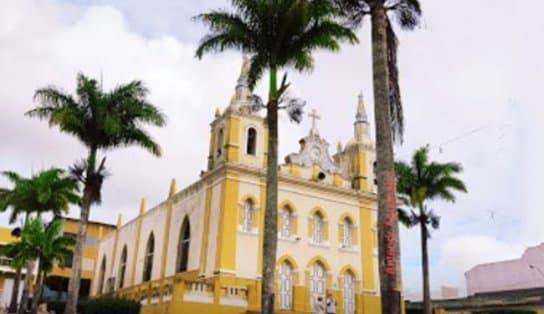 Imagem de Coroinha é esfaqueado dentro de igreja no interior da Bahia e vídeo mostra tudo; assista  