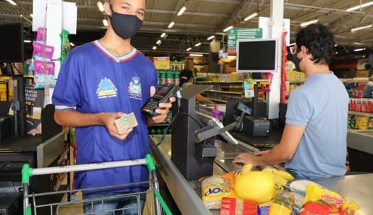 Imagem de Novo crédito do Bolsa Presença já está na conta das famílias de estudantes da rede estadual