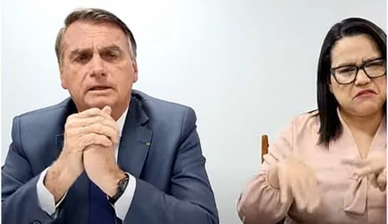 Imagem de Durante live, Bolsonaro ironiza "cartinha" e diz que economia está "uma maravilha"