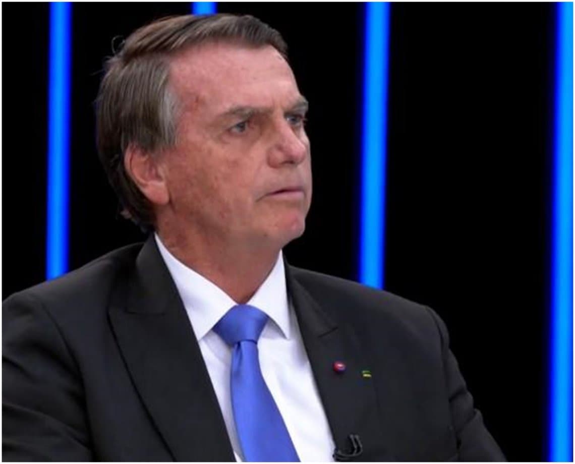 Ministros e auxiliares comemoram desempenho de Bolsonaro em sabatina