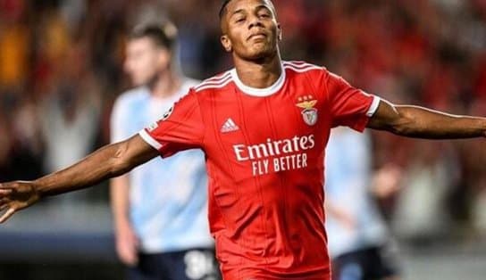 Imagem de  Com gol de David Neres, Benfica atropela Dínamo de Kiev em Lisboa e carimba vaga na fase de grupos da Champions