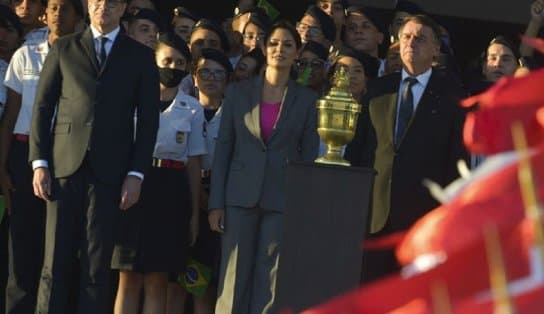 Imagem de Bicentenário da Independência: presidente participa de cerimônia da chegada de coração de D. Pedro I