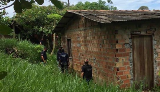 Imagem de Idoso de 74 anos é preso por estuprar neta da companheira na Bahia; sangue em banheiro chamou a atenção  