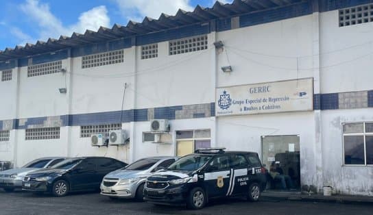 Imagem de Bandidos assaltam rodoviários que estavam em ônibus que seguia para a garagem nesta sexta, em Salvador