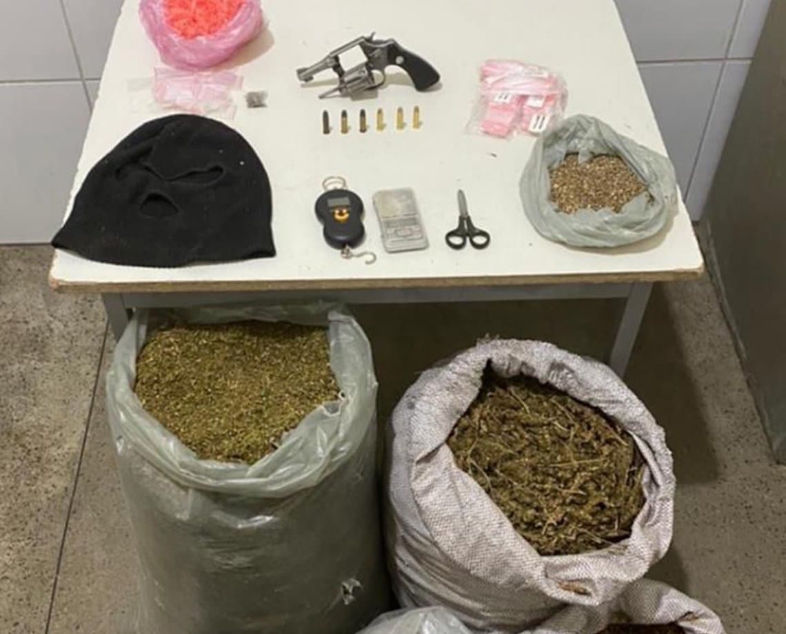 Polícias da Bahia e Pernambuco apreendem 80 kg de maconha na divisa entre os estados  