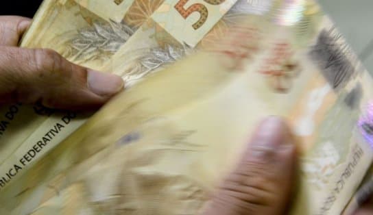 Imagem de Salário mínimo deve ir a R$ 1.302 conforme orçamento; valor é R$ 8 maior que a LDO