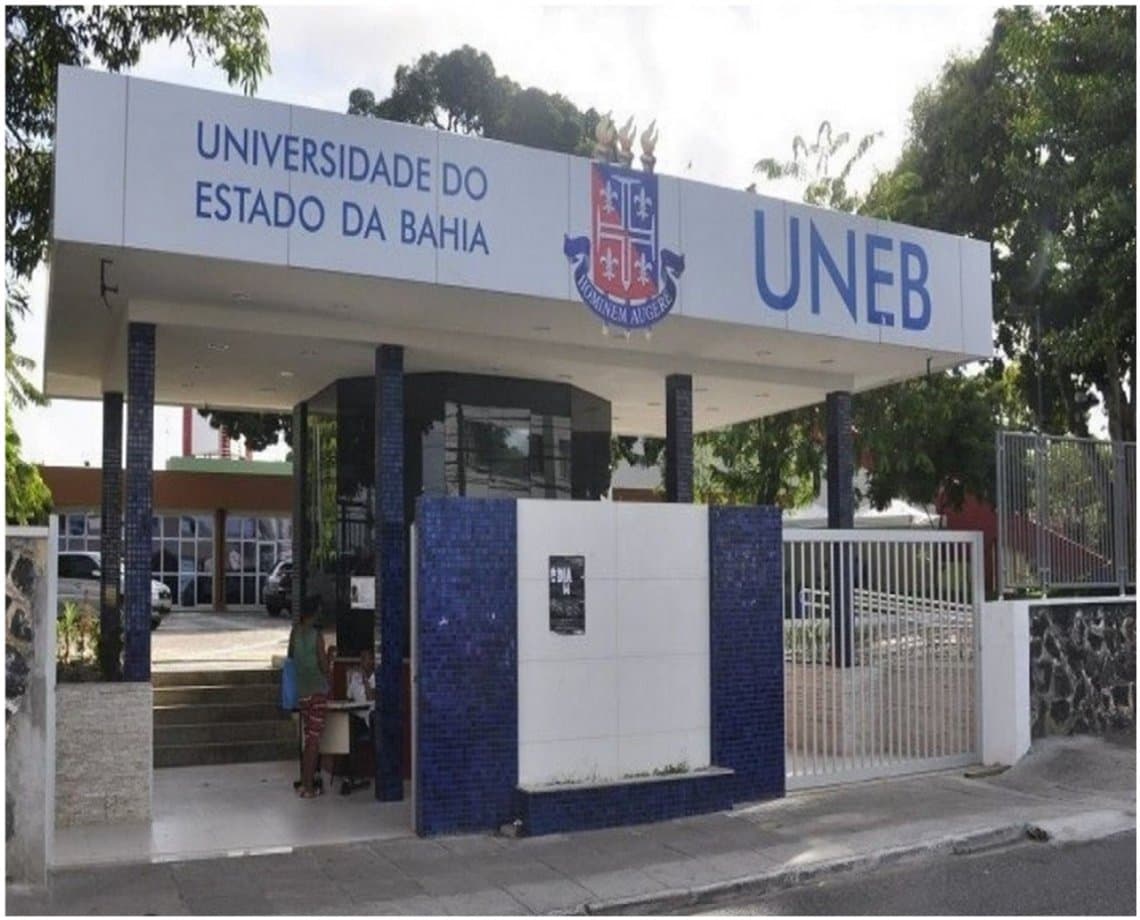 Estudantes são "enganados" com falsa aprovação no vestibular da UNEB; entenda  