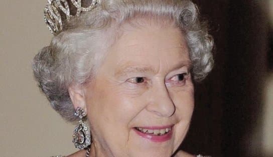 Imagem de Rainha Elizabeth II morre aos 96 anos rodeada pela família; reinado da monarca durou 69 anos 