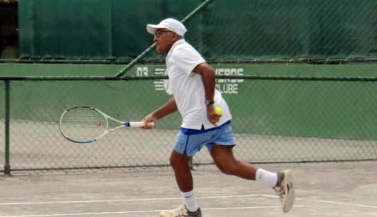 Imagem de Aos 74 anos, baiano Pedro Silva é tricampeão de Torneio Internacional de Tênis: "a gente faz por amor"; veja vídeo