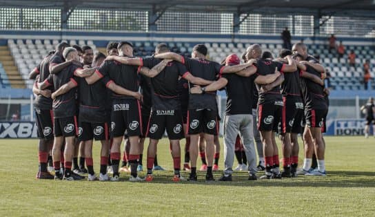 Imagem de No sufoco até o último segundo, Vitória está de volta à Série B do Brasileiro 