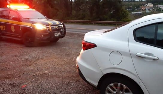 Imagem de Amor bandido: jovem pega carro emprestado para ver a namorada e acaba preso por receptação na Bahia 