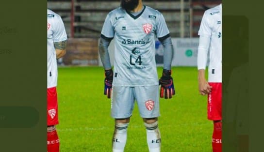 Imagem de Uh é paredão! Goleiro faz seis defesas em sequência incrível de lances no RS; veja vídeo