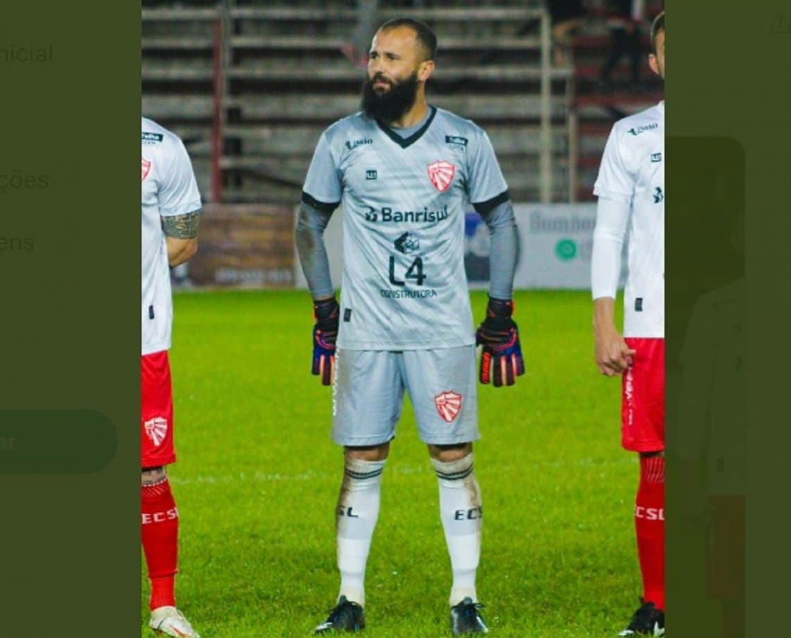 Uh é paredão! Goleiro faz seis defesas em sequência incrível de lances no RS; veja vídeo