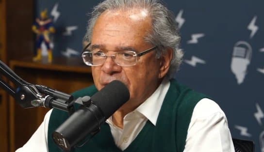 Imagem de Durante participação no Flow Podcast, ministro Paulo Guedes sugere venda de praias brasileiras