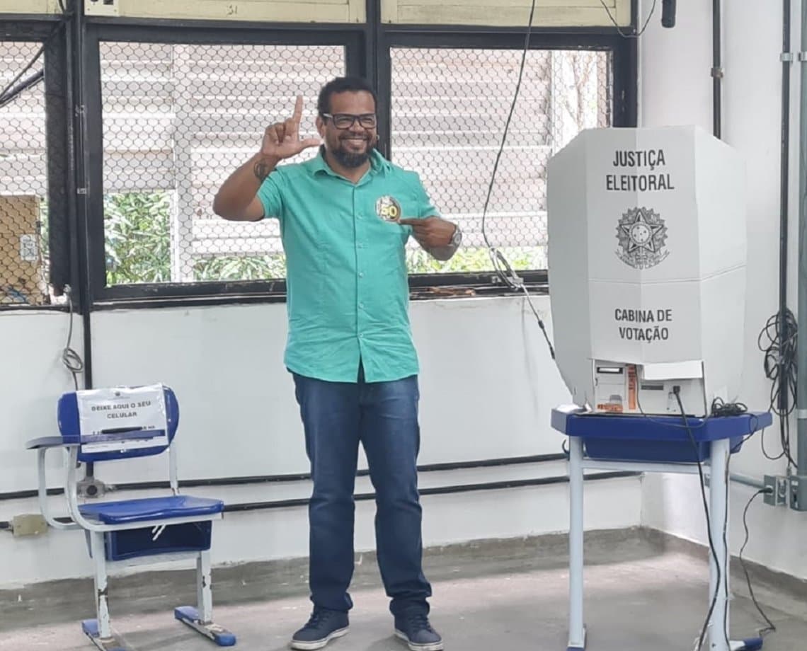 Após votar no bairro de Ondina, Kleber Rosa revelou estar feliz; "sensação de dever cumprido"