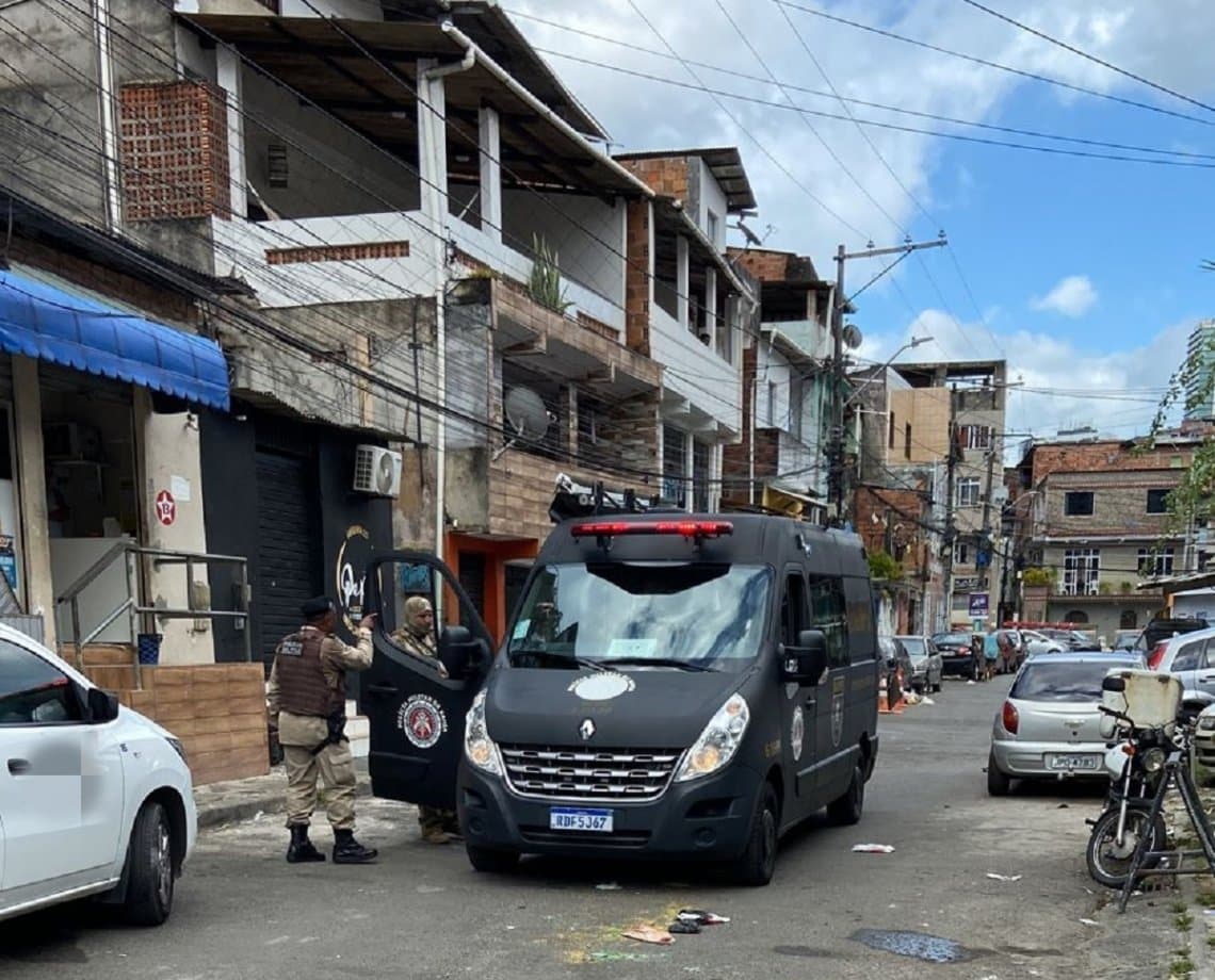 Após tiroteio, granada é encontrada no Engenho Velho da Federação; Bope é acionado