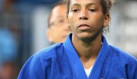 Imagem de Pura emoção! Rafaela Silva é bicampeã mundial de judô após suspensão