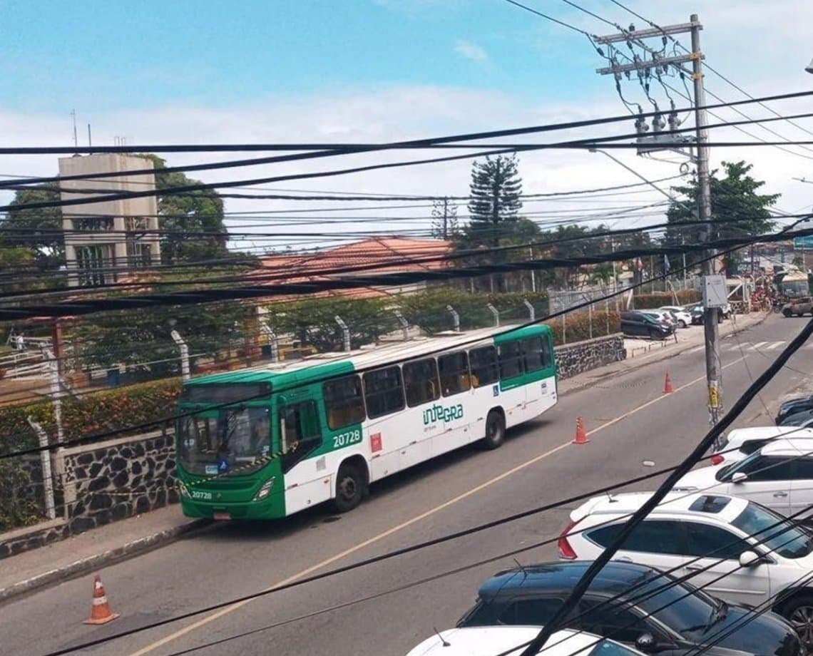 De novo? Ameaça de bomba em ônibus assusta passageiros e moradores de Cajazeiras 10; trânsito fica travado