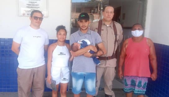 Imagem de Policiais Militares salvam a vida de bebê em Salvador; veja a história