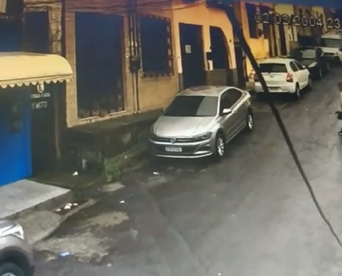 Vídeo mostra roubo a transporte escolar em Salvador; assista 