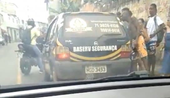 Imagem de Homem é assassinado a tiros dentro de carro de empresa de segurança em Lauro de Freitas