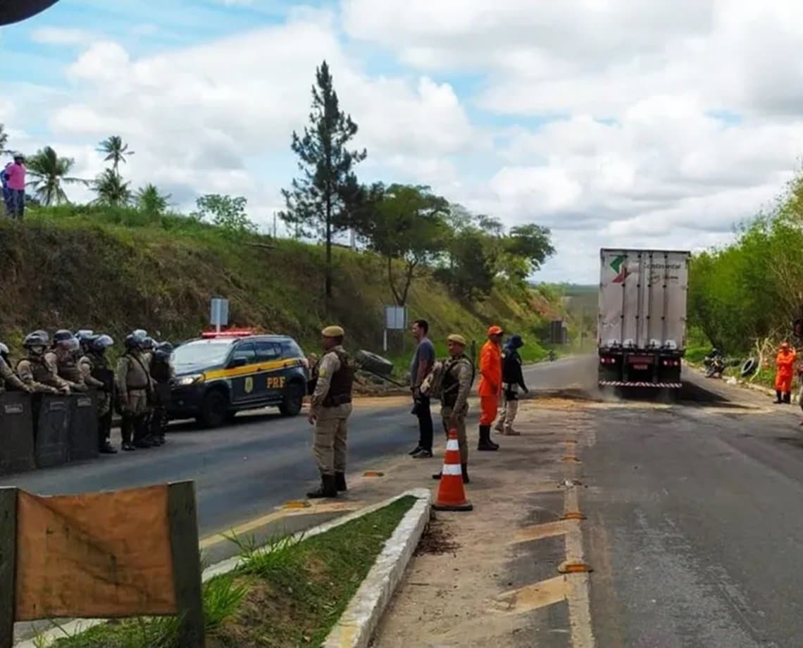 Bahia amanhece sem estradas obstruídas nesta quinta, diz PRF