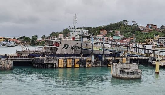 Imagem de Na hora de sair, Ferry-Boat quebra e passageiros precisam desembarcar