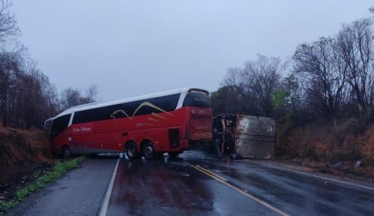 Imagem de Acidente com ônibus e caminhões deixa pista interditada na região da Chapada Diamantina