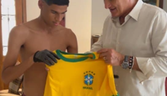 Imagem de Tite brinca e 'convoca' baiano Luva de Pedreiro para a Copa do Mundo; veja vídeo