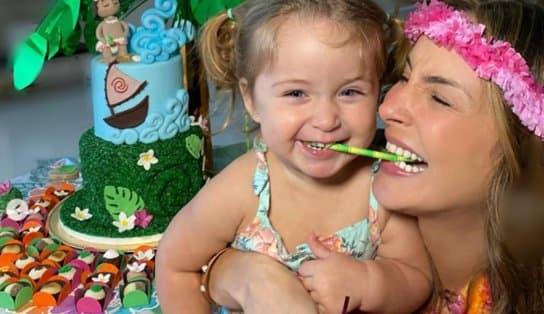 Imagem de Alerta de fofura! Cláudia Leitte compartilha vídeo da filha Bela dançando música nova 'Sukin de Confusão'