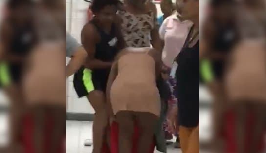 Imagem de Racha das manas: vídeo mostra travesti apanhando de outras trans dentro de unidade hospitalar; assista  