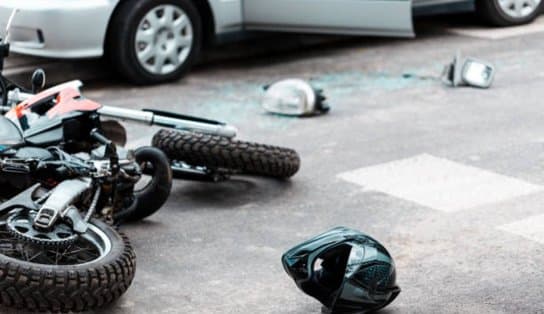 Imagem de Motociclista morre após cair na pista e ser atropelado, em Salvador