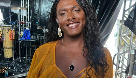 Imagem de Liniker ganha Grammy Latino e se torna primeira trans a ganhar premiação