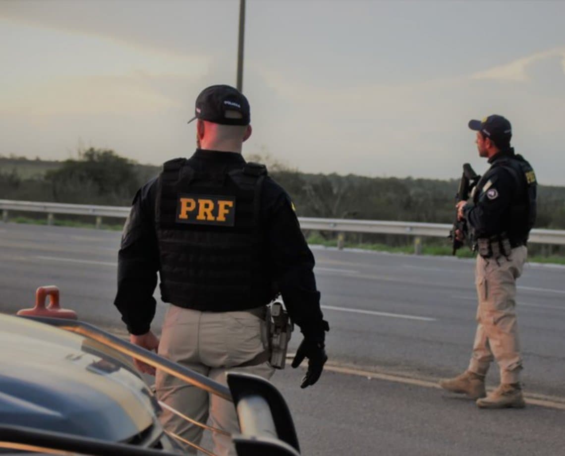 Homem é preso após ser flagrado roubando 160 litros de combustível em posto da Bahia 